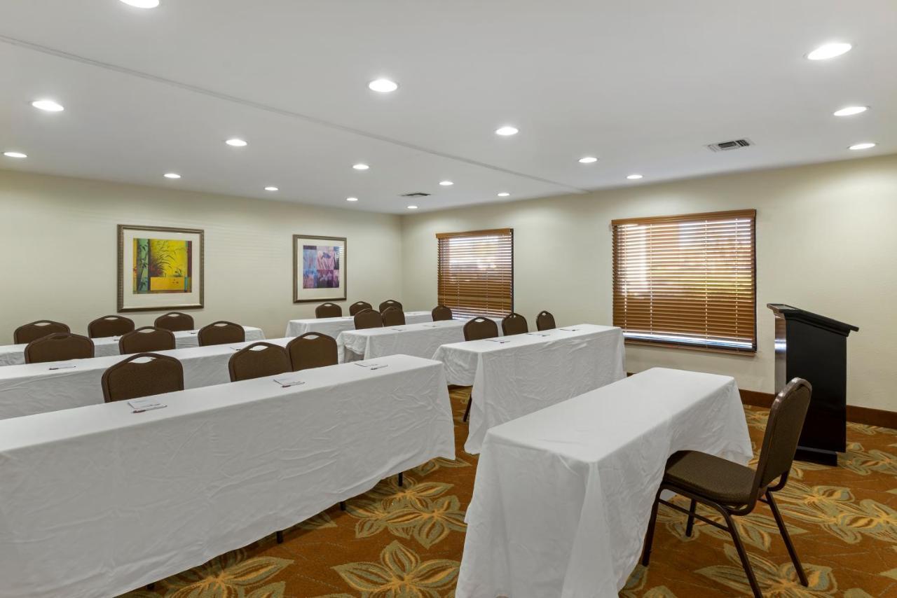 Best Western Plus Executive Hotel Richmond Dumbarton Exterior photo